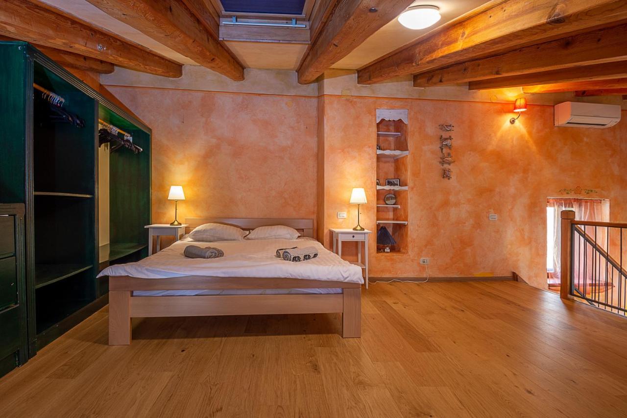 Alighieri Unique Apartment พูลา ภายนอก รูปภาพ